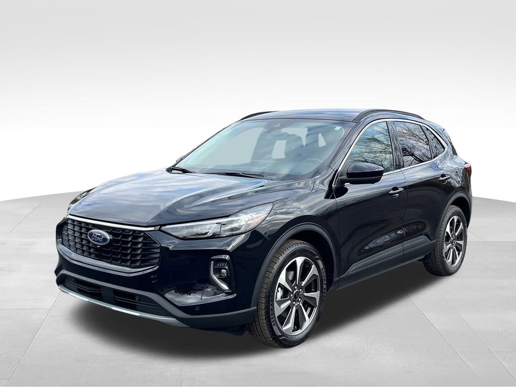 Used 2023 Ford Escape Platinum image 6