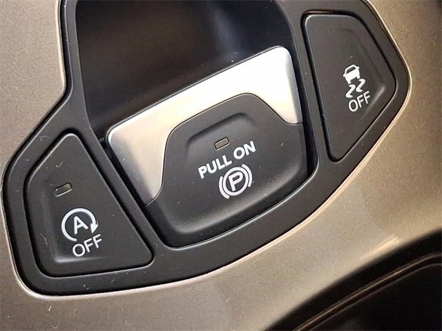 Used 2021 Jeep Renegade Limited image 24