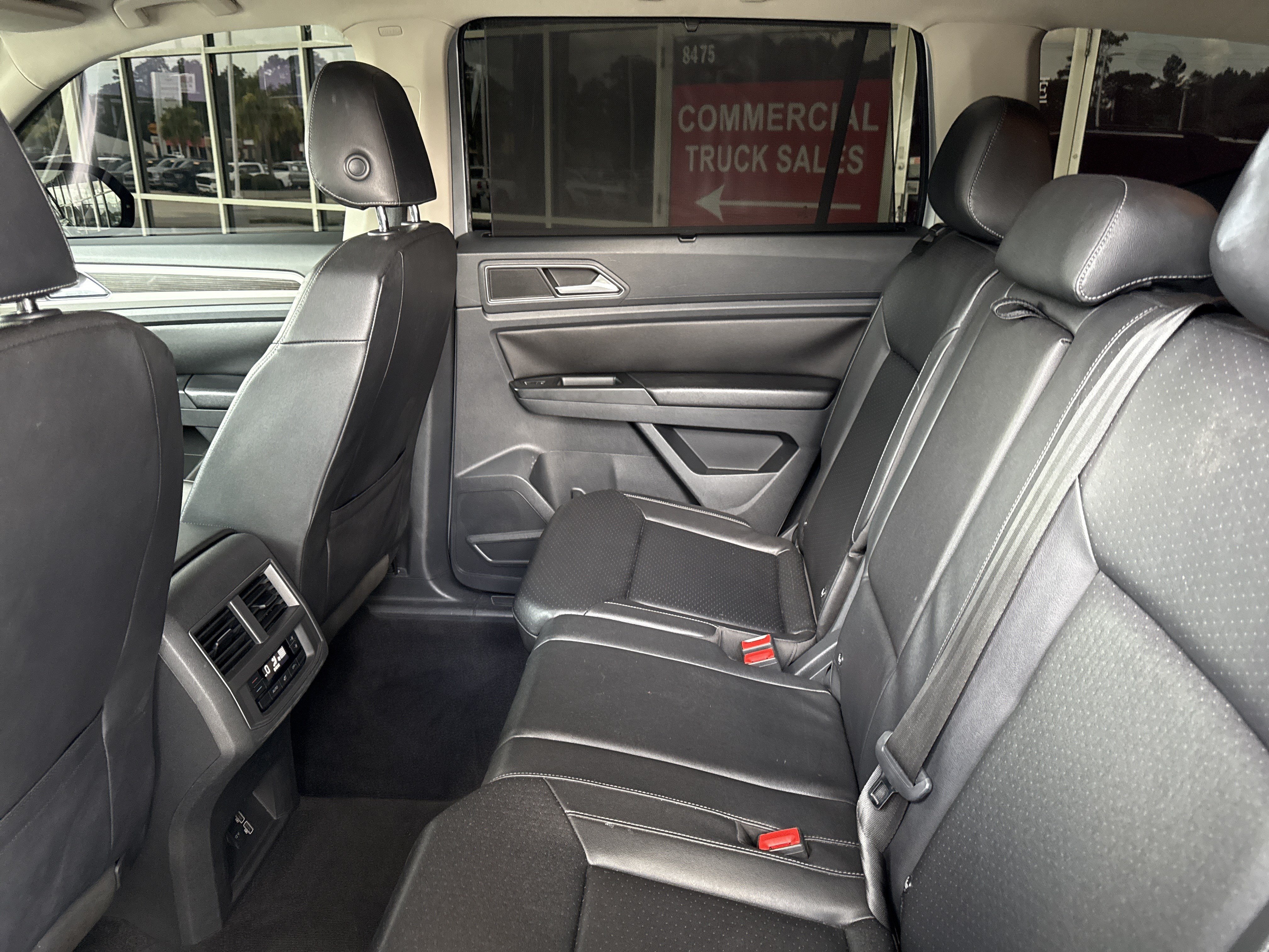 Used 2018 Volkswagen Atlas SE w/ R-Line Package FWD image 28
