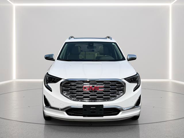 Used 2020 GMC Terrain Denali w/ Denali Premium Package FWD image 8