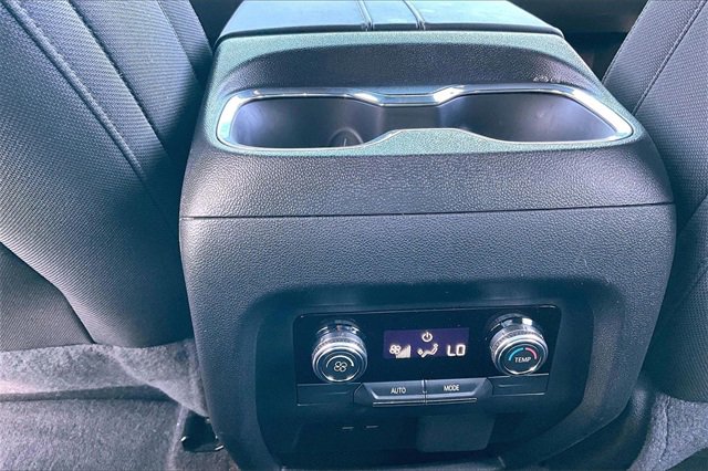 Used 2025 GMC Acadia Elevation image 10