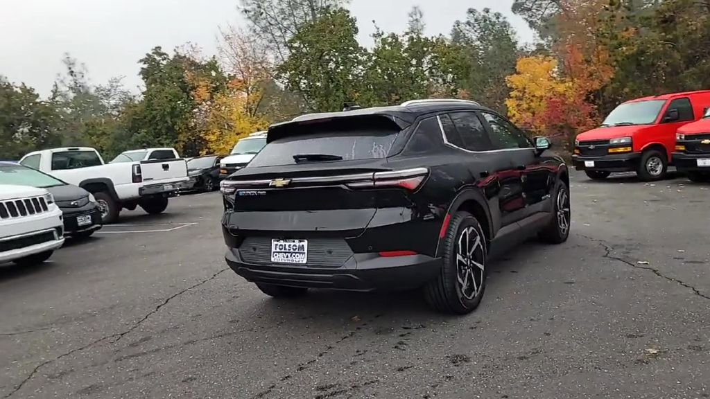 New 2026 Chevrolet Equinox EV LT image 8