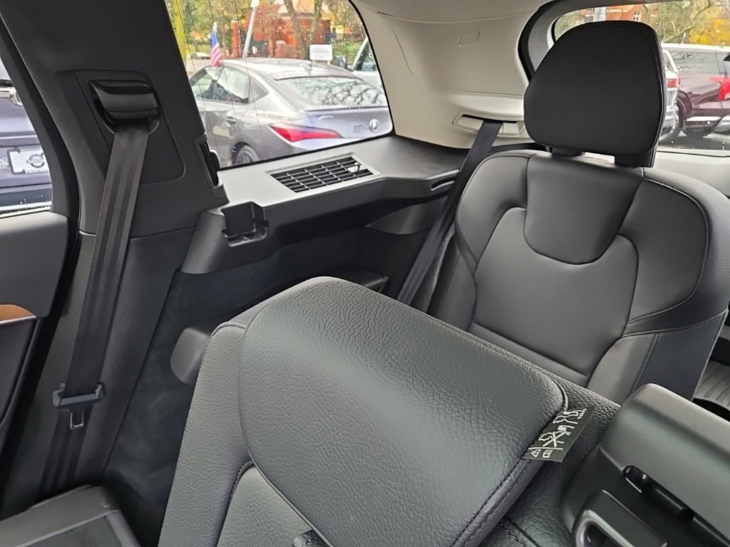 Certified 2023 Volvo XC90 B6 Plus w/ Protection Package Premier image 17