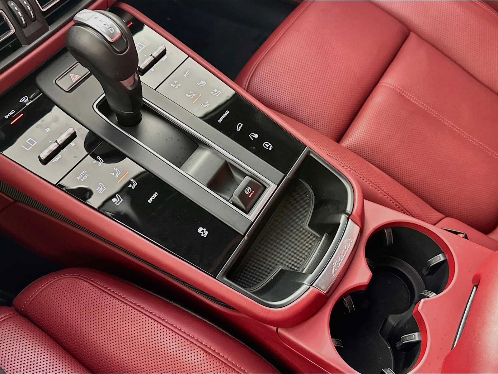 Certified 2026 Porsche Macan AWD/4WD image 20