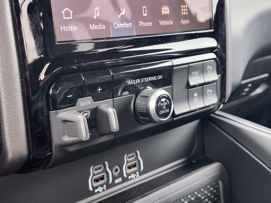 New 2026 RAM 2500 Big Horn AWD/4WD image 26