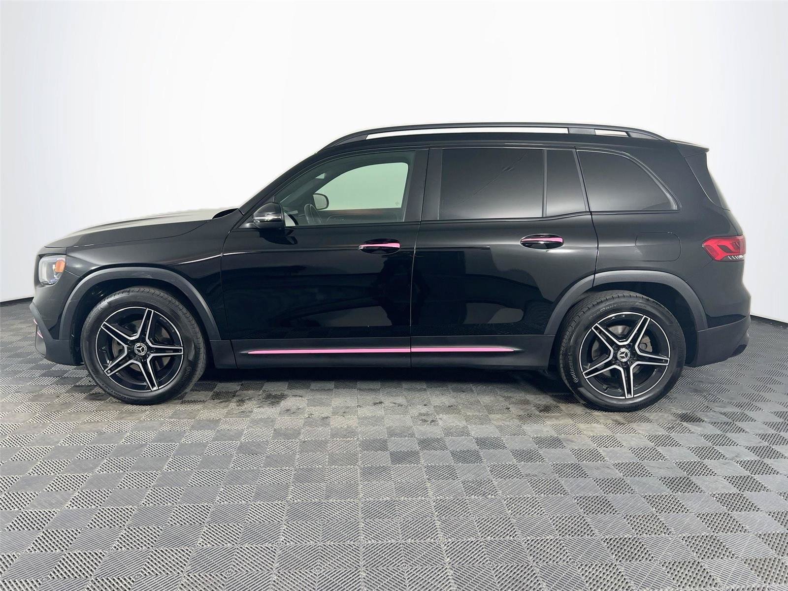 Used 2022 Mercedes-Benz GLB 250 4MATIC image 3