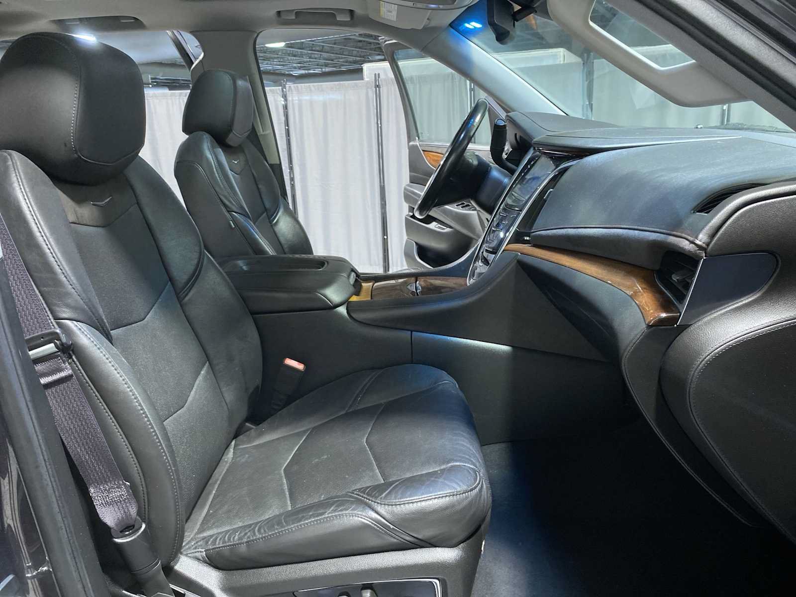 Used 2015 Cadillac Escalade Premium AWD/4WD image 14