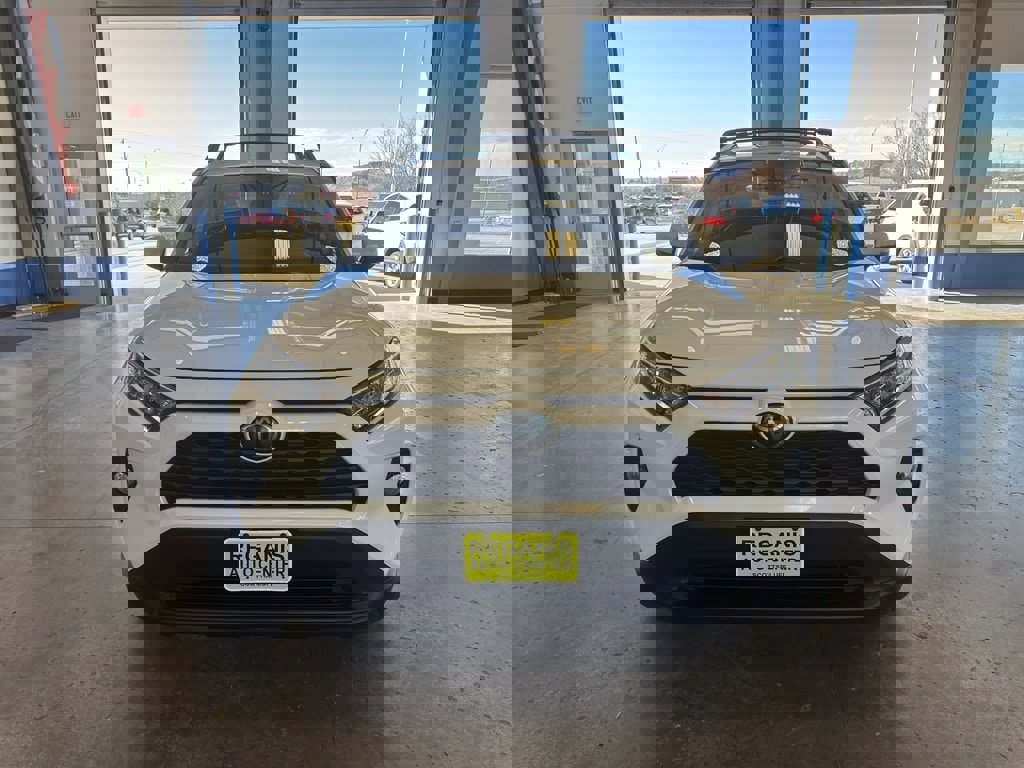 Used 2021 Toyota RAV4 XLE Premium image 8