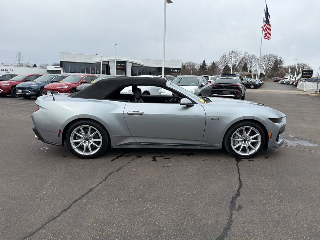 Used 2025 Ford Mustang GT Premium RWD image 13