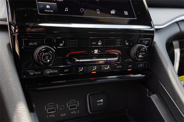 New 2025 Jeep Grand Cherokee Altitude image 25