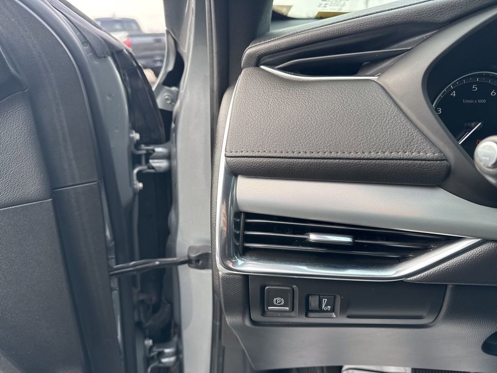 Used 2023 Cadillac XT4 Premium Luxury image 13