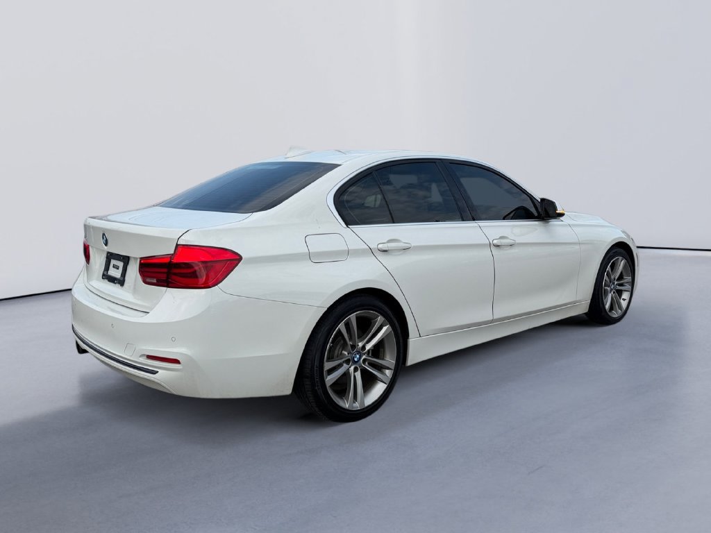 Used 2018 BMW 330e w/ Premium Package RWD image 3