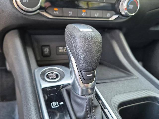 Used 2024 Nissan Sentra SV FWD image 12