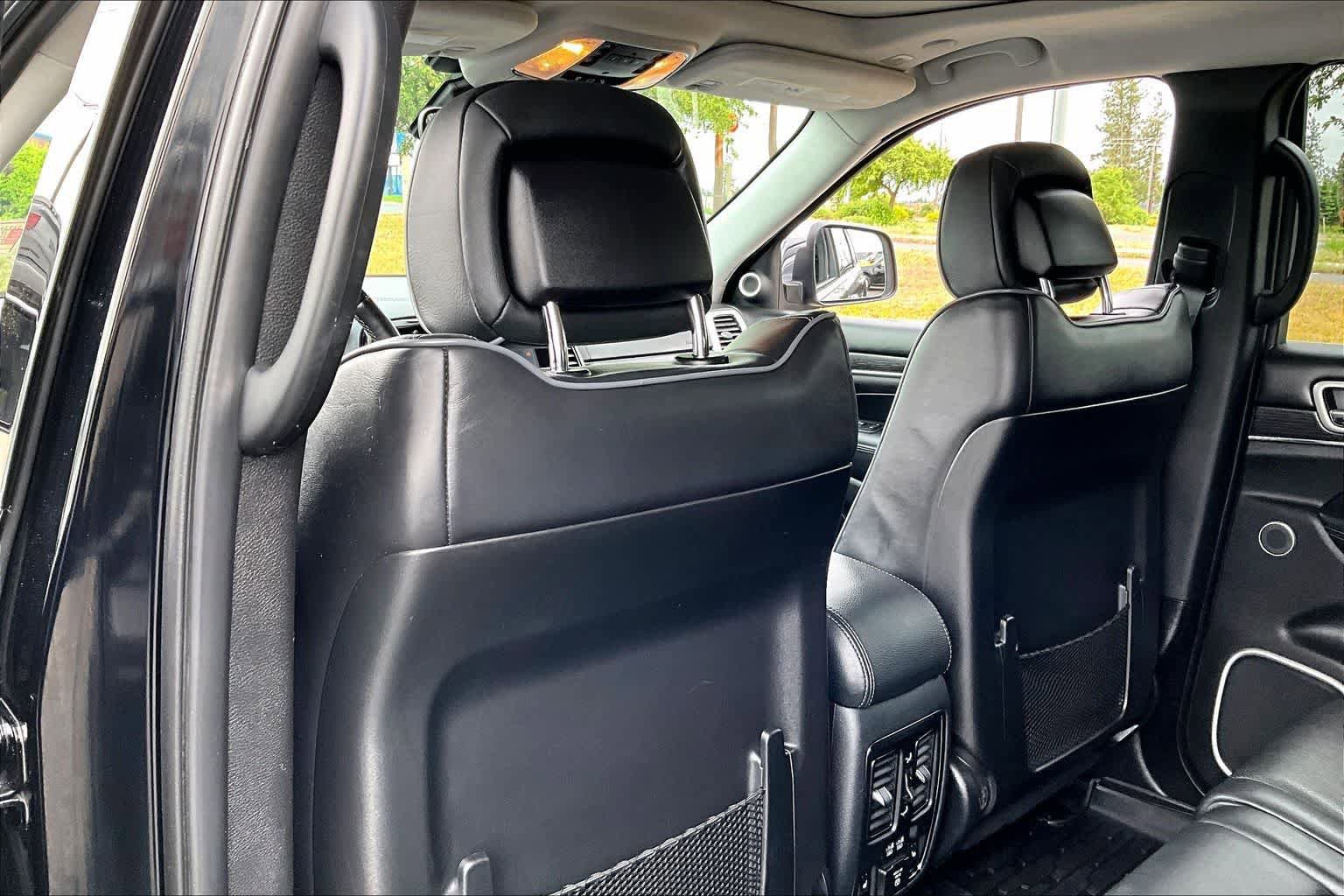 Used 2019 Jeep Grand Cherokee Summit AWD/4WD image 12