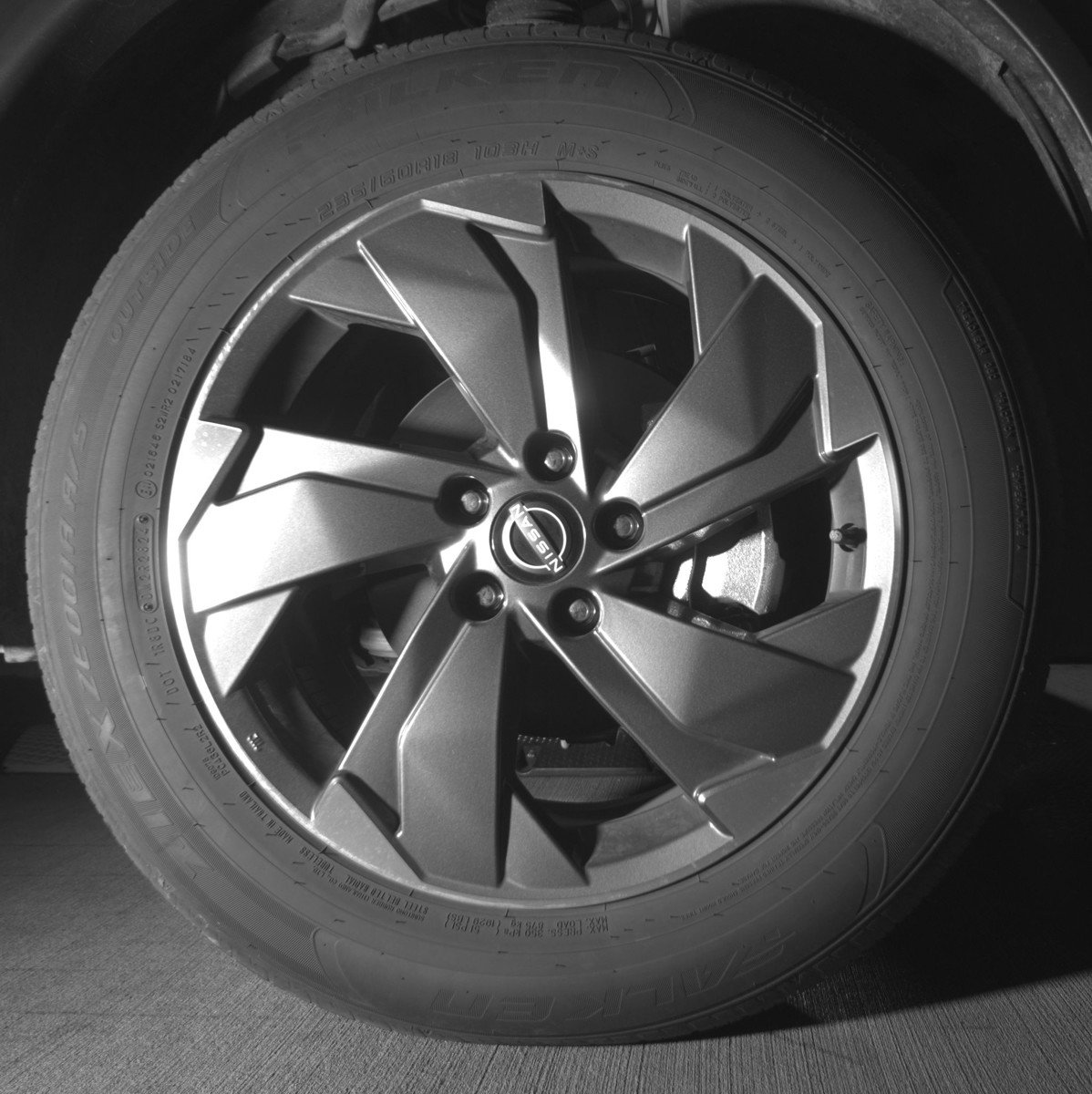 Used 2025 Nissan Rogue SV image 13