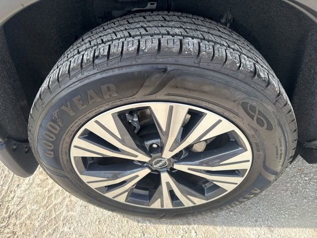 Used 2023 Nissan Rogue SV FWD image 21