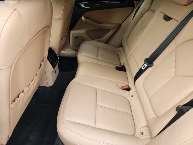 Used 2019 Porsche Macan AWD/4WD image 26