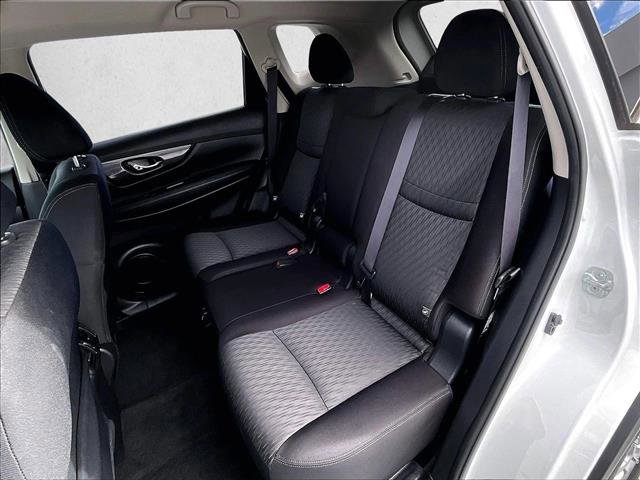 Used 2020 Nissan Rogue SV image 28