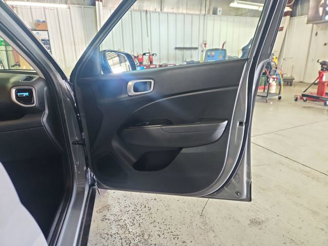 Used 2020 Hyundai Venue SEL w/ Convenience + Premium Package image 48