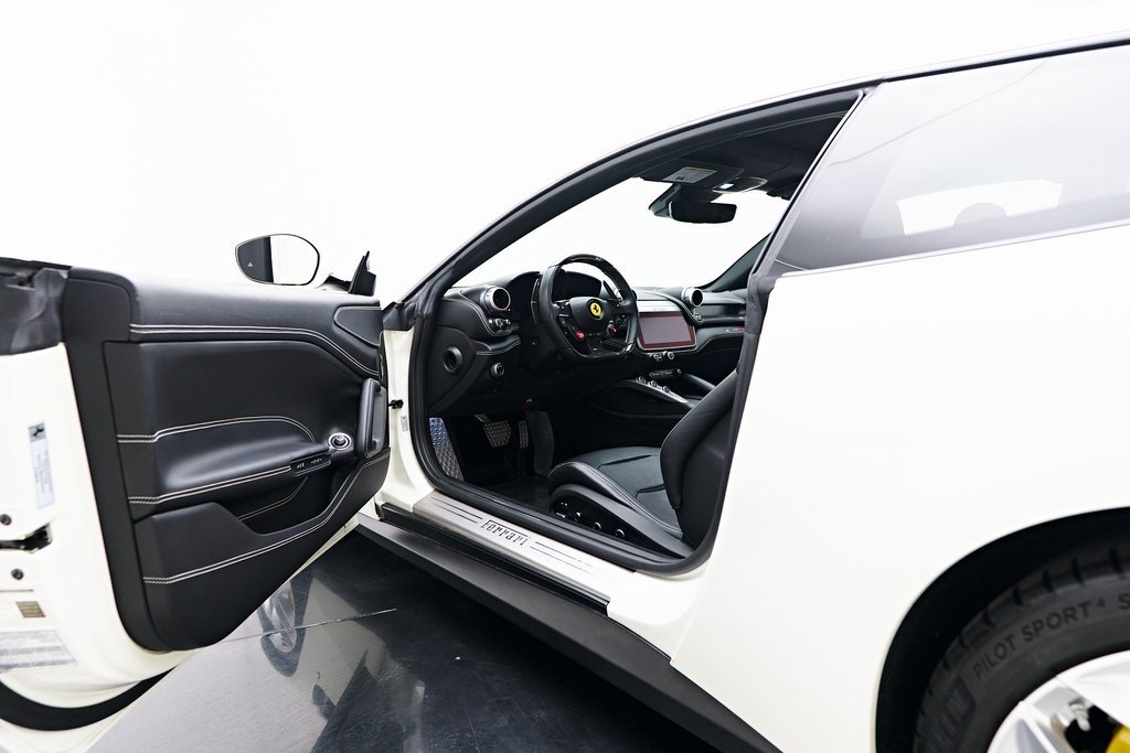Used 2019 Ferrari GTC4Lusso T image 44