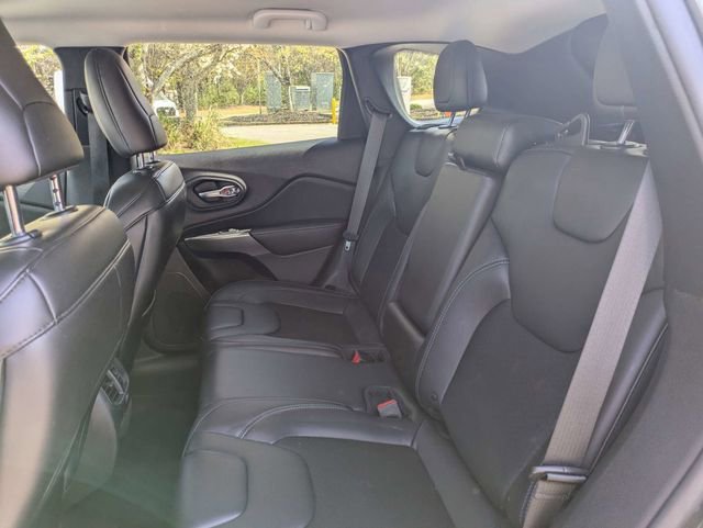 Used 2019 Jeep Cherokee Latitude Plus image 14