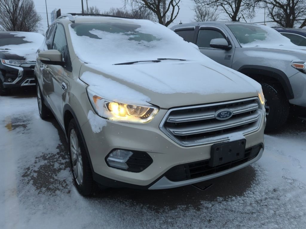 Used 2017 Ford Escape Titanium image 3