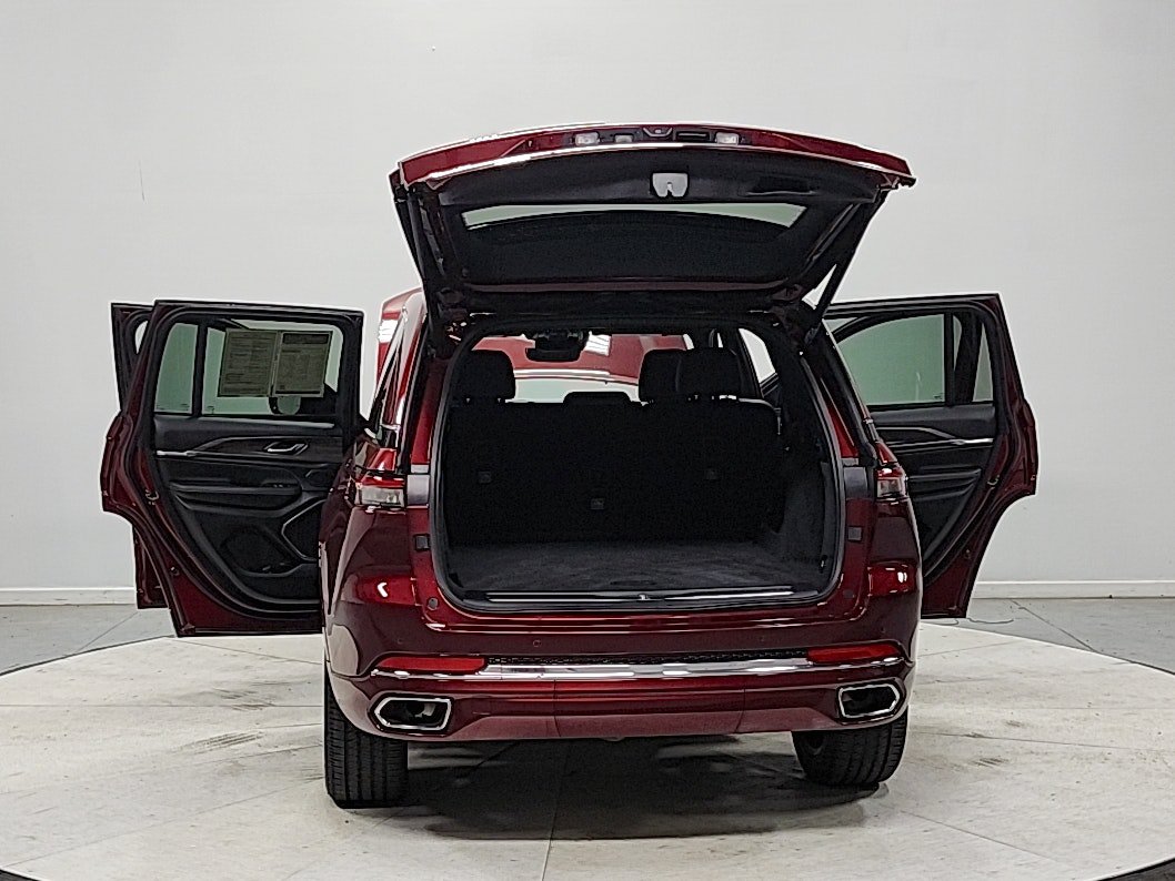 Used 2023 Jeep Grand Cherokee Overland AWD/4WD image 14