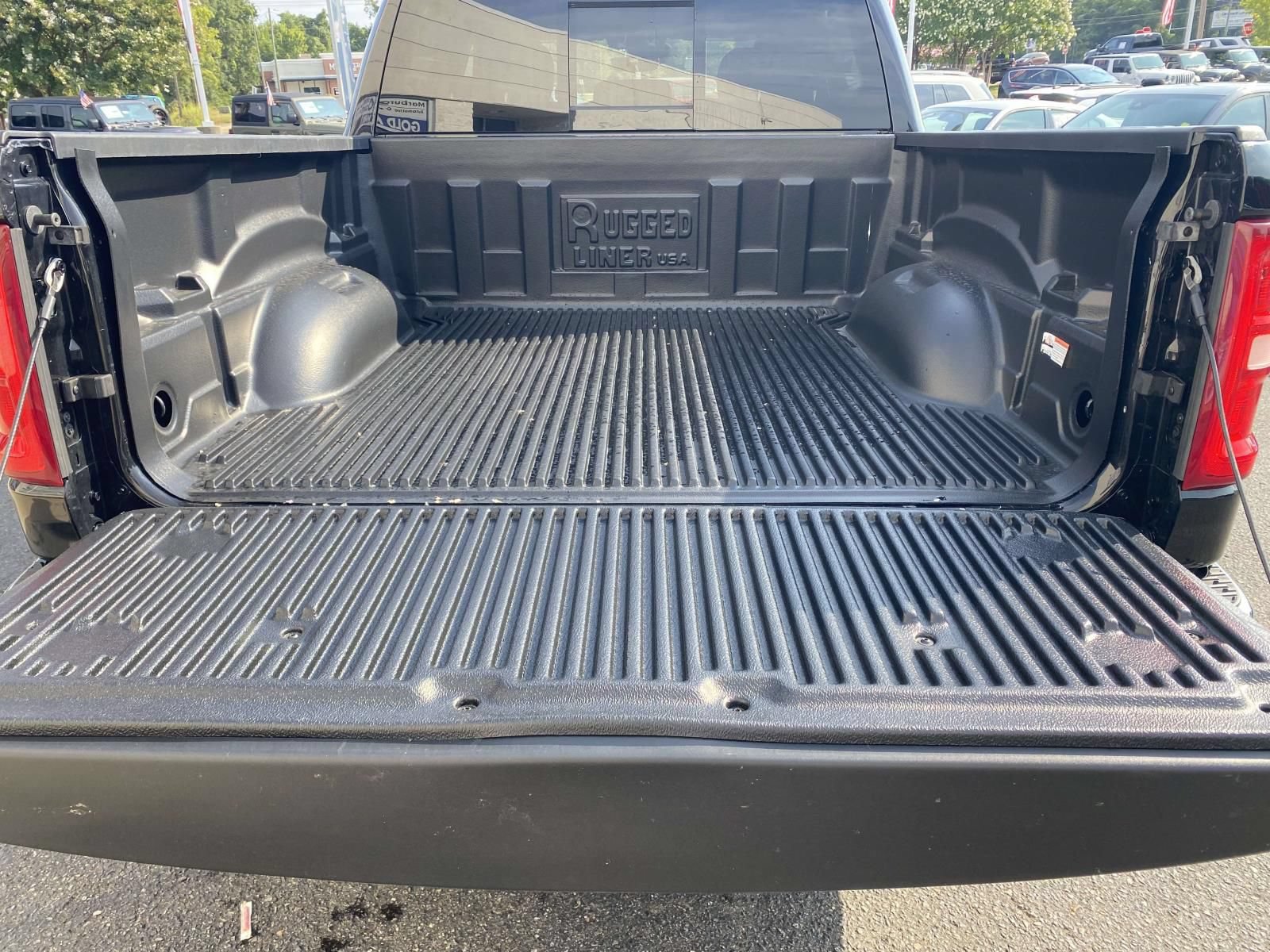 Used 2025 RAM 1500 Big Horn AWD/4WD image 9