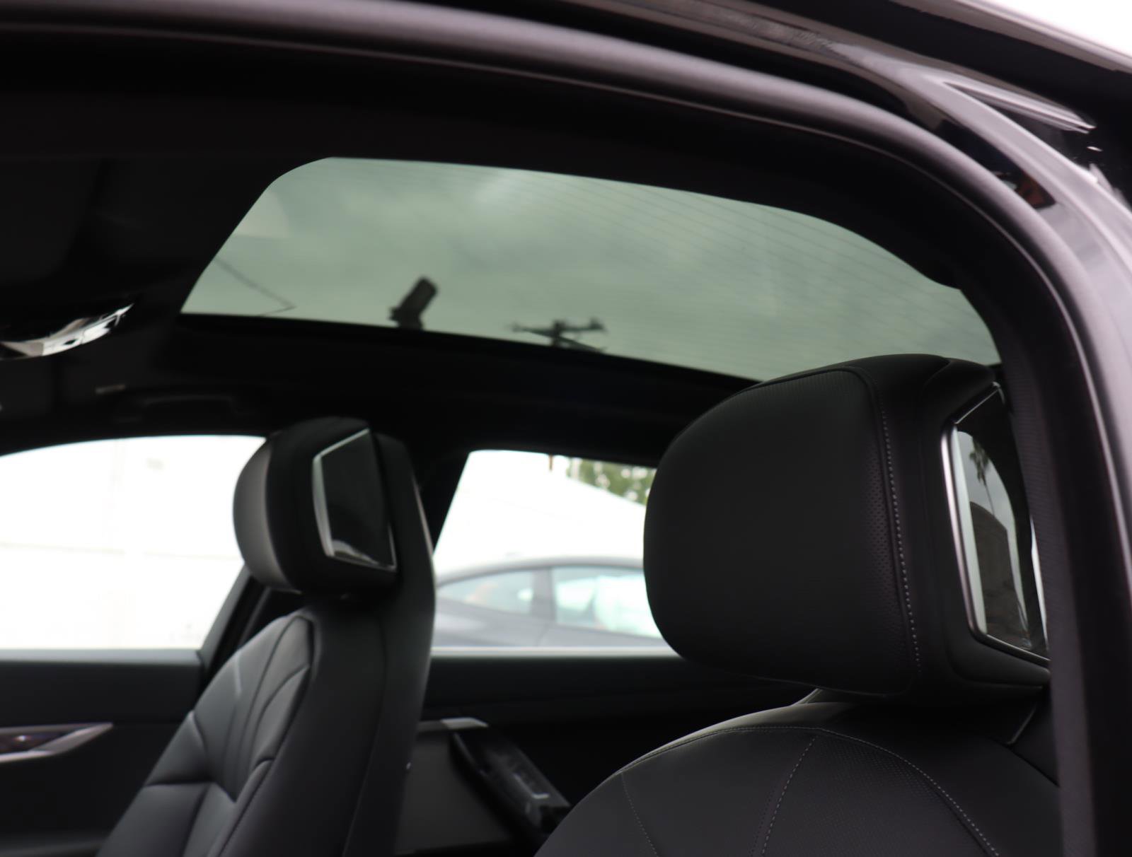New 2026 BMW 750e xDrive w/ Premium Package image 20