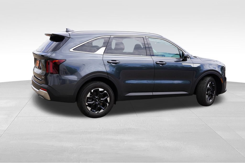 Certified 2024 Kia Sorento S w/ Panoramic Sunroof Package AWD/4WD image 4