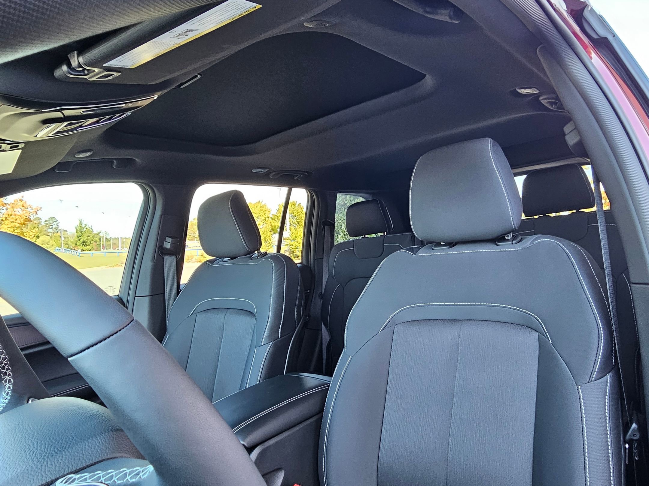 Used 2025 Jeep Grand Cherokee Laredo X w/ Luxury Tech Group I image 22