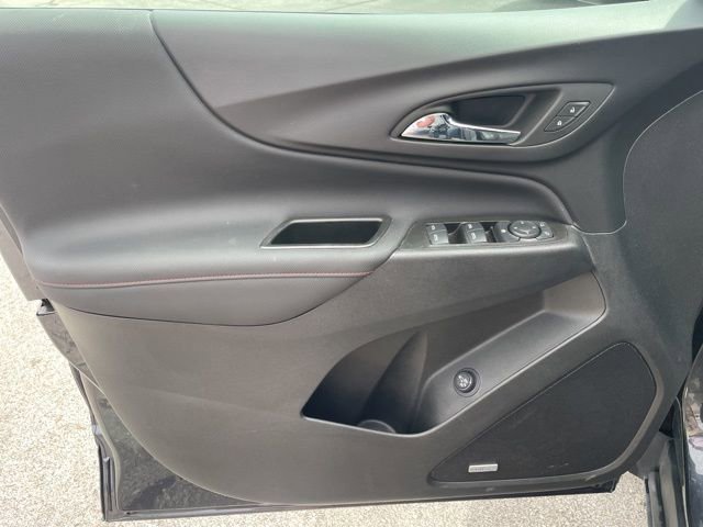 Used 2022 Chevrolet Equinox RS w/ RS Leather Package image 25