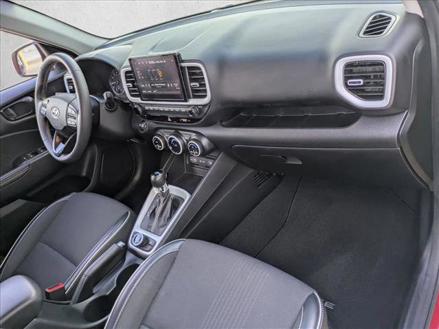 Used 2022 Hyundai Venue Limited image 21