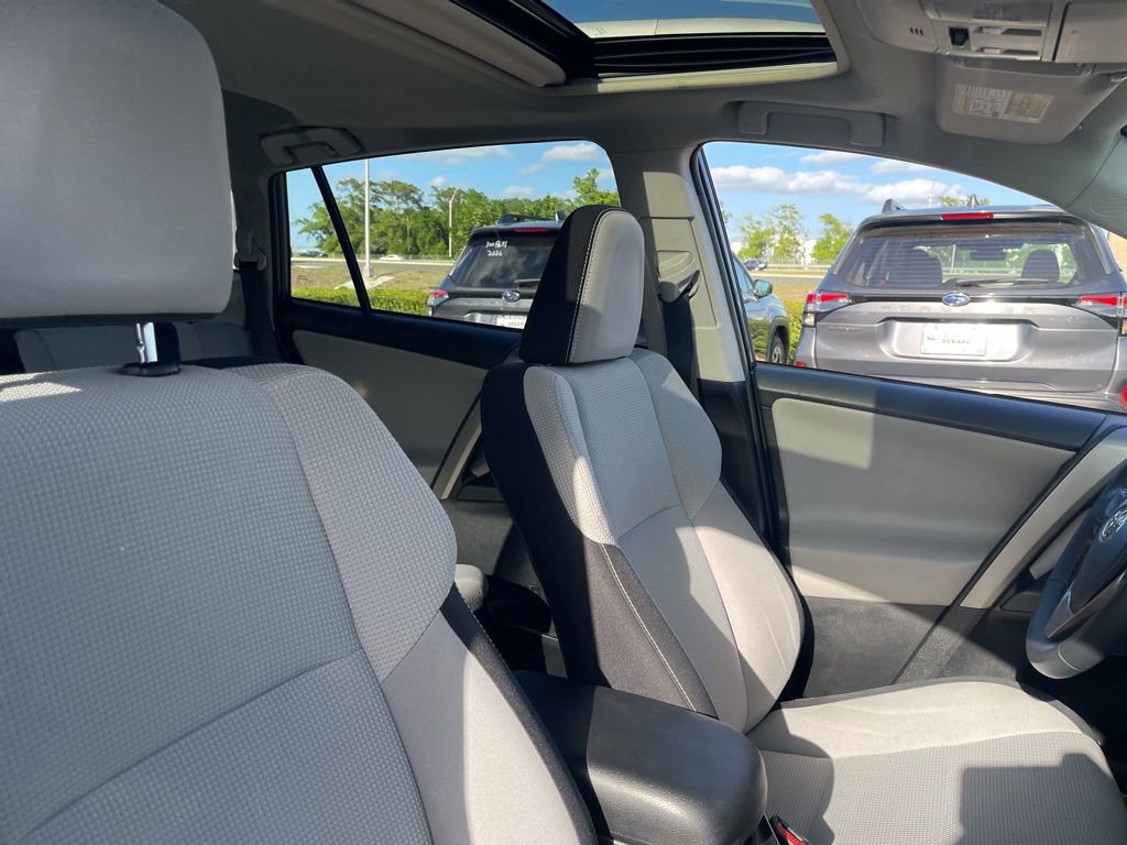 Used 2016 Toyota RAV4 XLE image 31