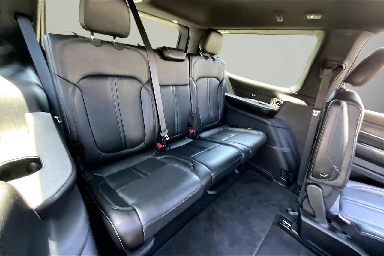 Certified 2024 Jeep Wagoneer Series II AWD/4WD image 24