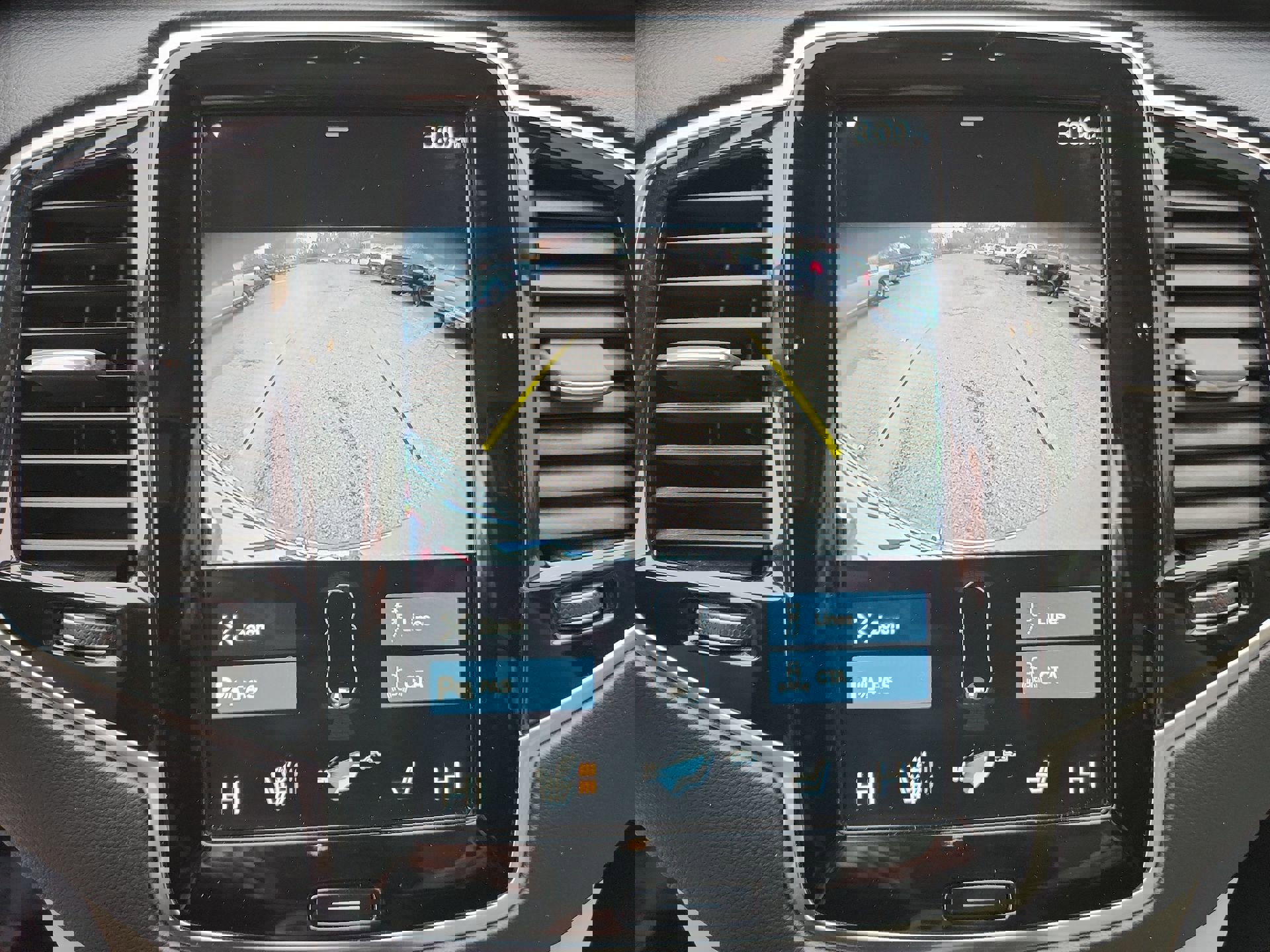 Used 2021 Volvo XC90 T8 Inscription w/ Climate Package image 24