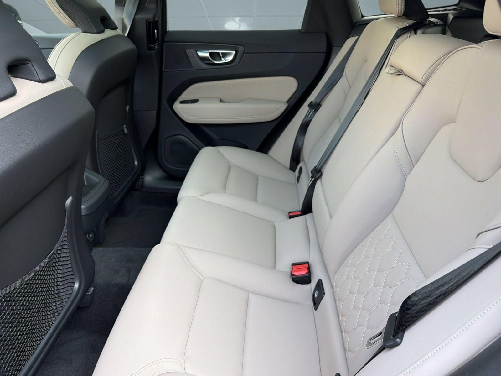 New 2026 Volvo XC60 B5 Plus w/ Protection Package Premier AWD/4WD image 21