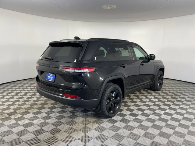 New 2025 Jeep Grand Cherokee Altitude image 6