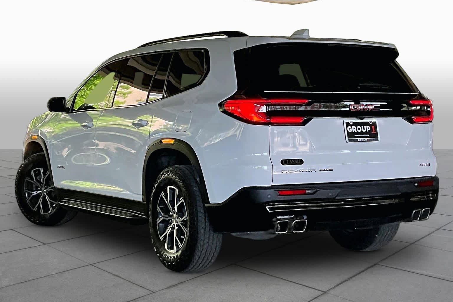 Used 2025 GMC Acadia AT4 w/ Luxury Package AWD/4WD image 11