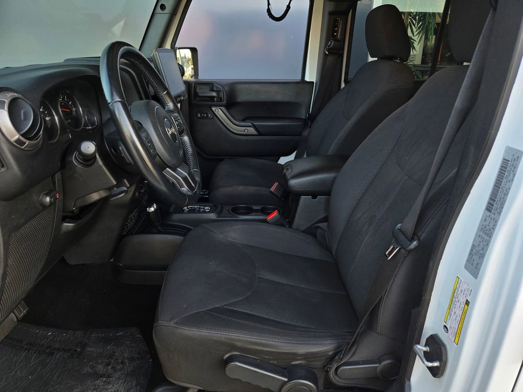 Used 2018 Jeep Wrangler Unlimited Sport S image 16