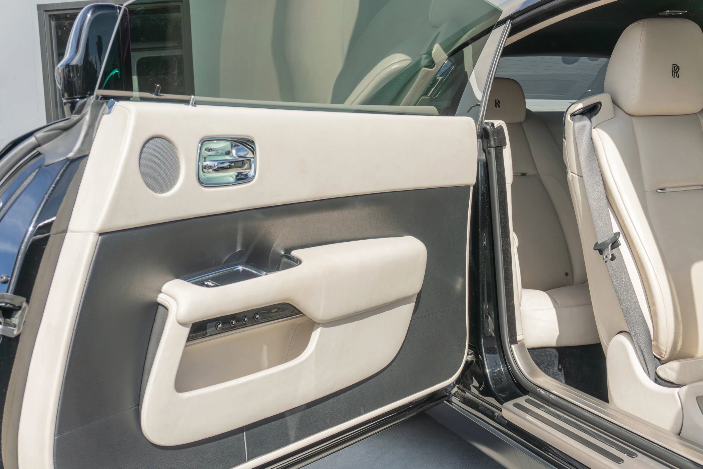 Used 2016 Rolls-Royce Wraith RWD image 58