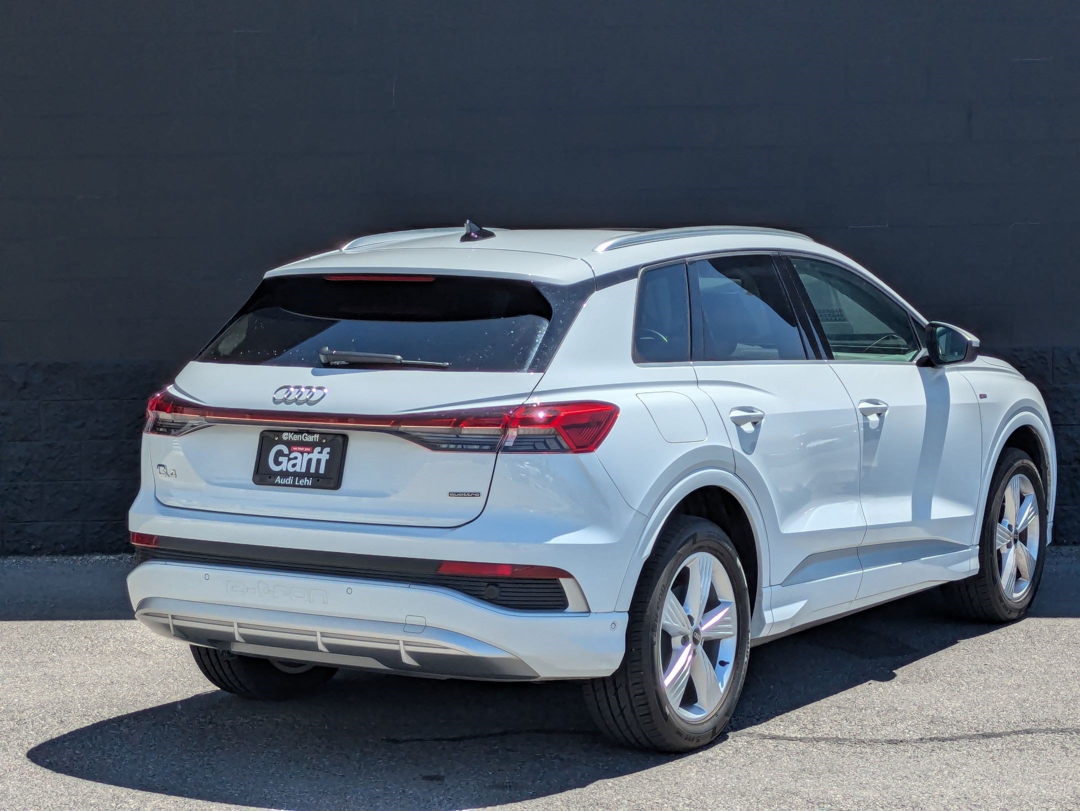 Used 2023 Audi Q4 e-tron Prestige AWD/4WD image 5