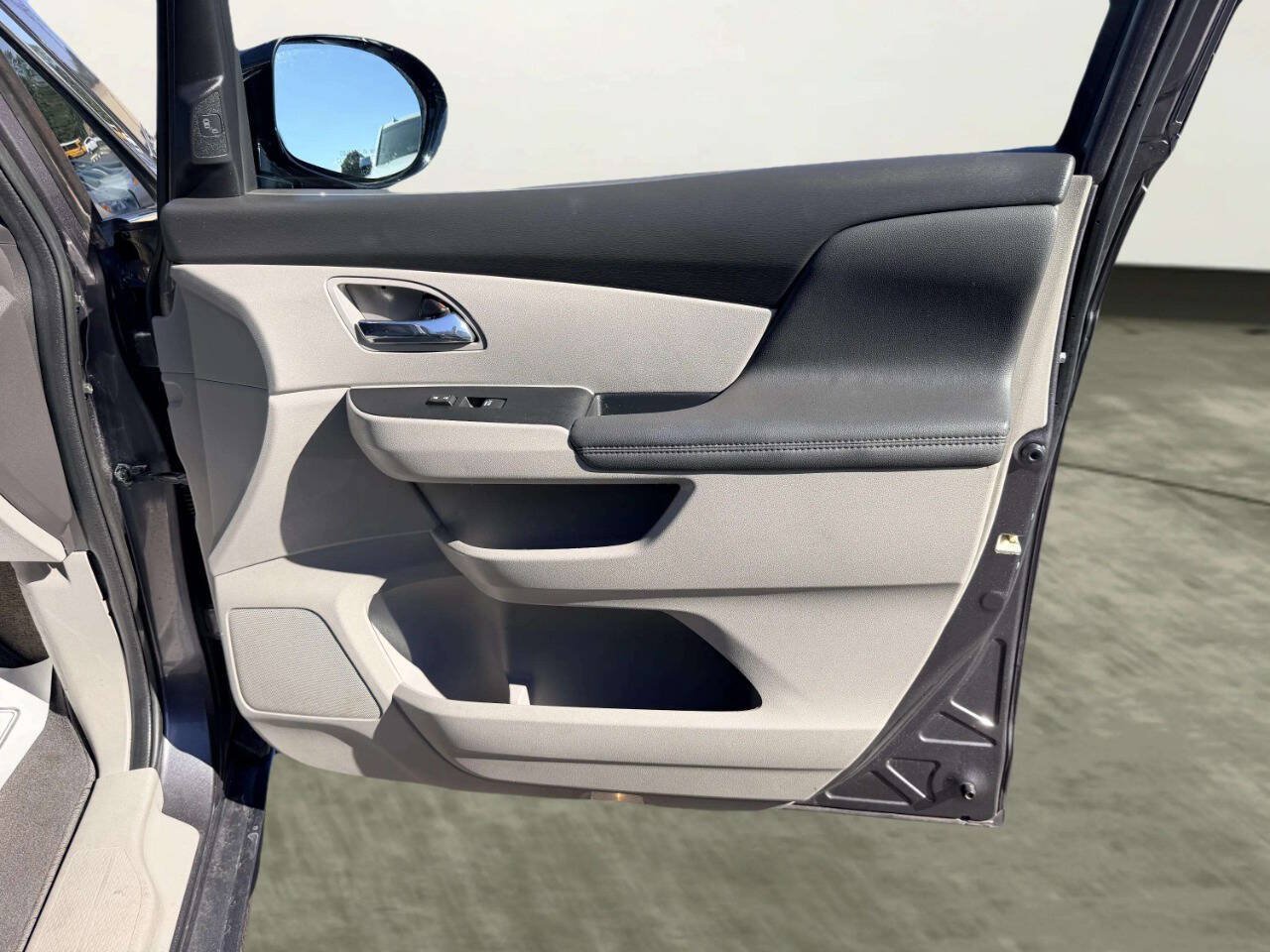 Used 2015 Honda Odyssey Touring Elite image 39
