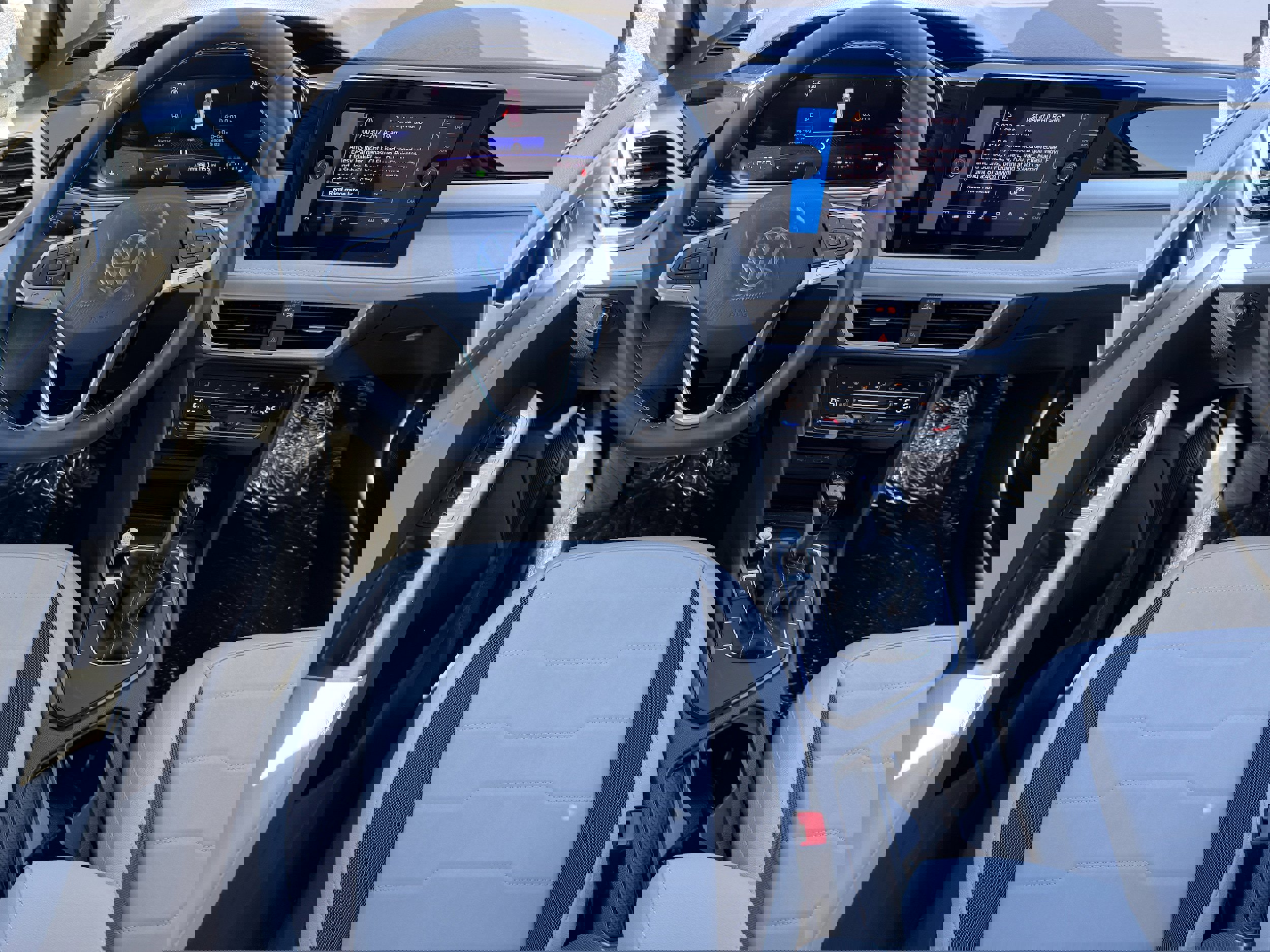 New 2025 Volkswagen Taos SE image 12