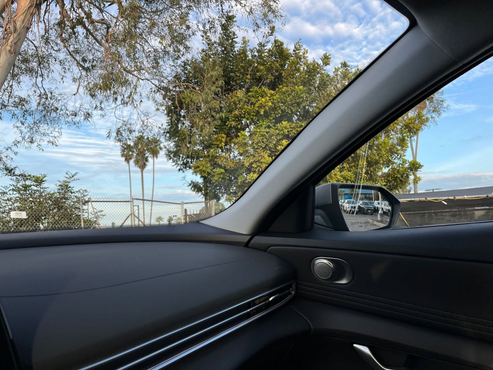 Used 2025 Hyundai Elantra Limited image 35