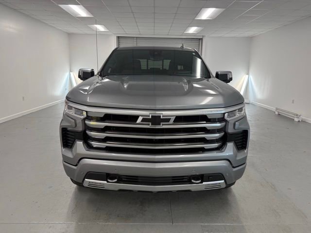 Used 2024 Chevrolet Silverado 1500 High Country w/ Technology Package image 2