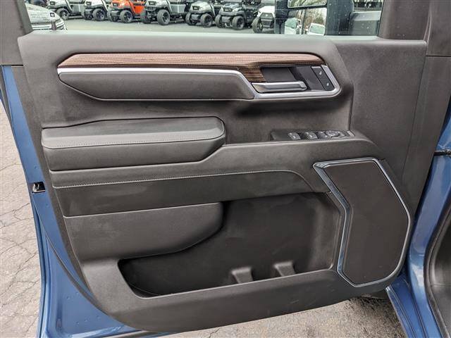 Used 2025 Chevrolet Silverado 2500 LT AWD/4WD image 11