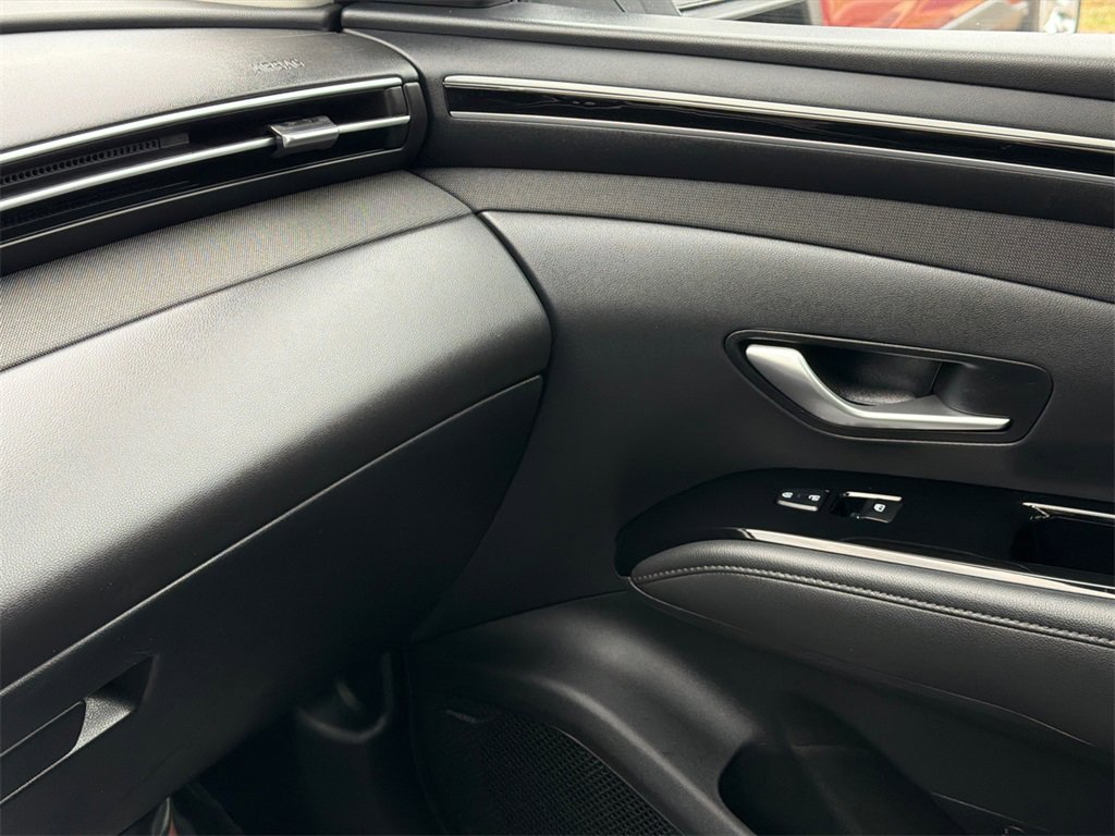 Used 2024 Hyundai Tucson Limited image 32