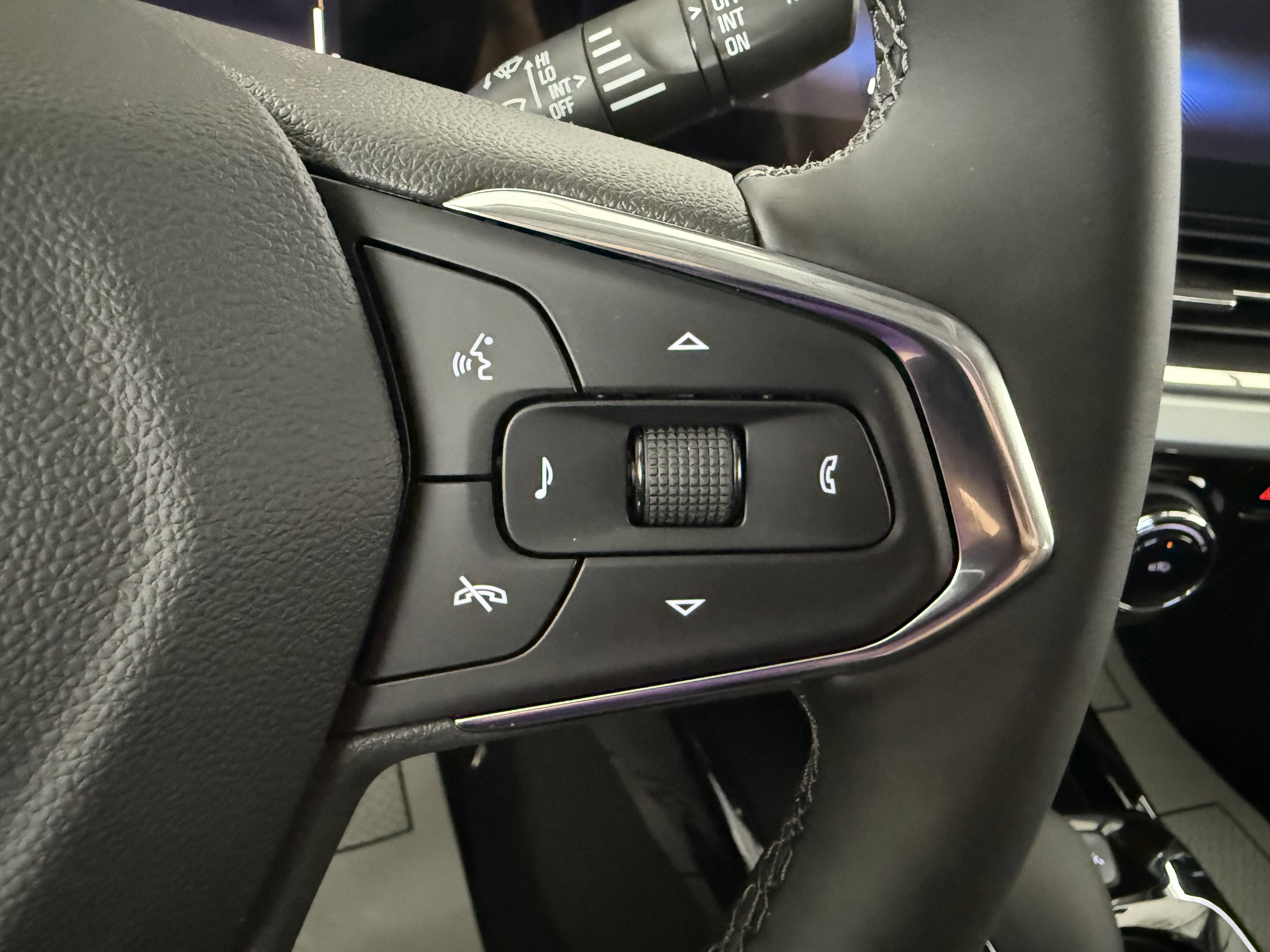 New 2025 Chevrolet Trax LT w/ Driver Confidence Package image 20