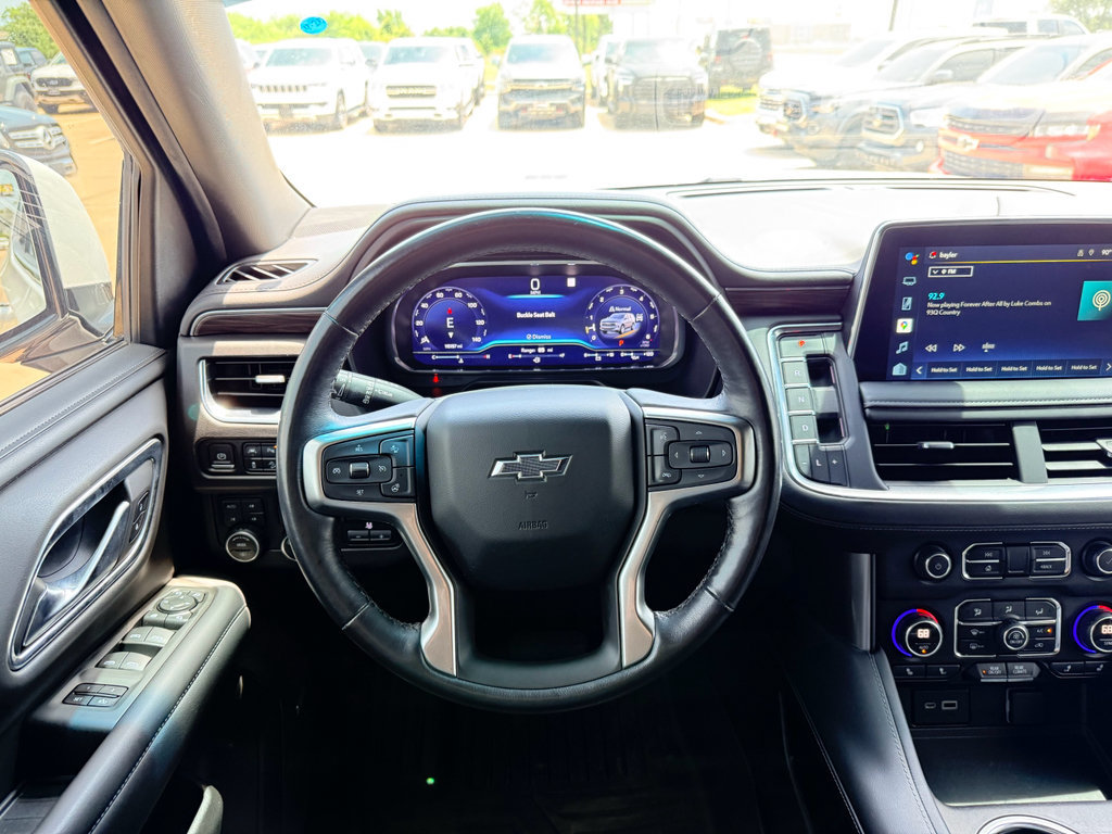 Used 2022 Chevrolet Tahoe Z71 w/ Z71 Off-Road Package AWD/4WD image 17